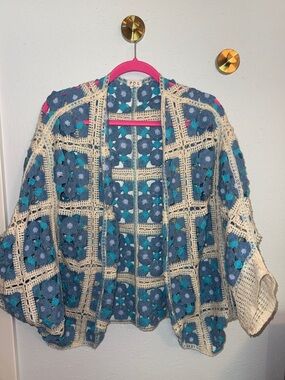 🩵Hello Gorgeous! POL Open Front Floral Crochet Cardigan - Blue